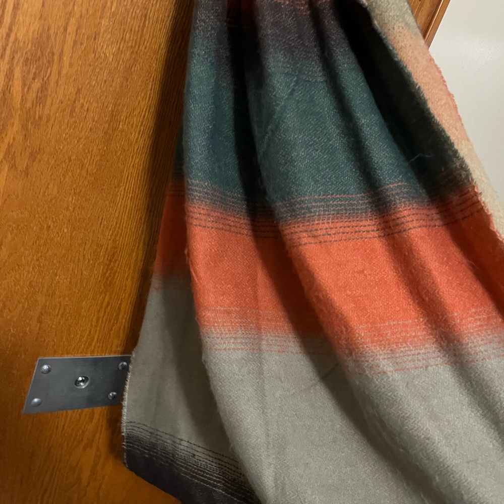 Western Colorblock Oversized Infinity Scarf - Picture 4 of 4